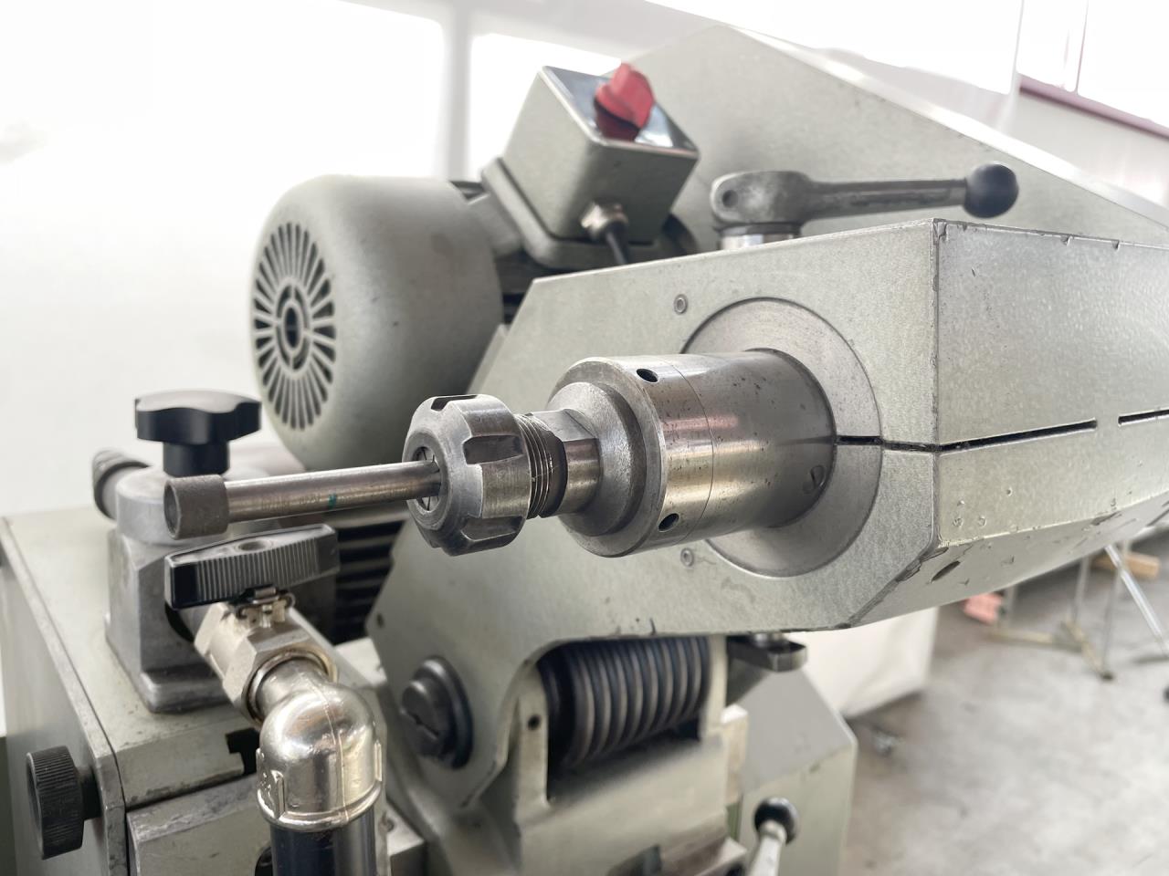 Cylindrical Grinders/Cylindrical grinder